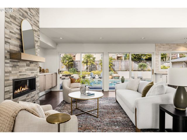 13768 KNAUS Rd, Lake Oswego, OR 97034