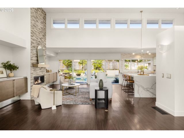 13768 KNAUS Rd, Lake Oswego, OR 97034