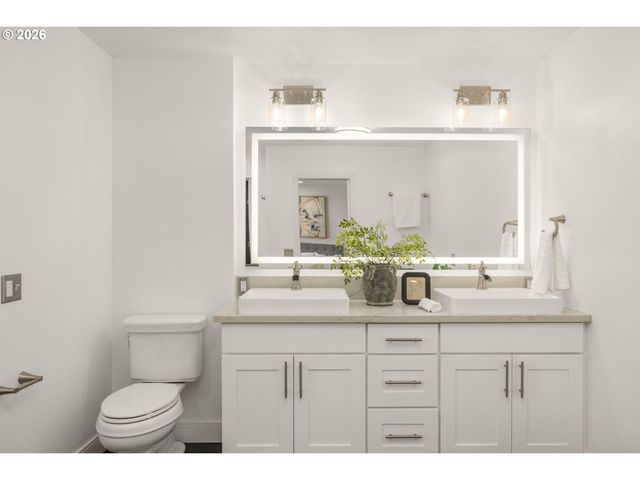 13768 KNAUS Rd, Lake Oswego, OR 97034