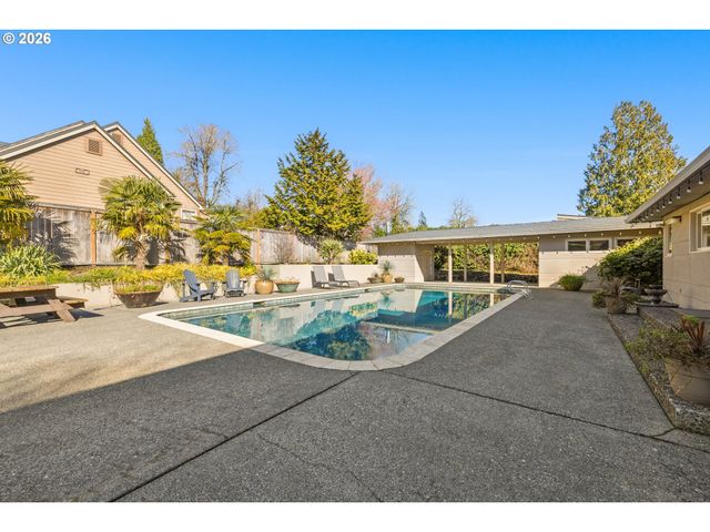 13768 KNAUS Rd, Lake Oswego, OR 97034