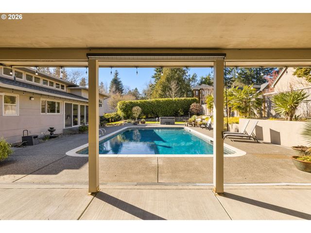 13768 KNAUS Rd, Lake Oswego, OR 97034