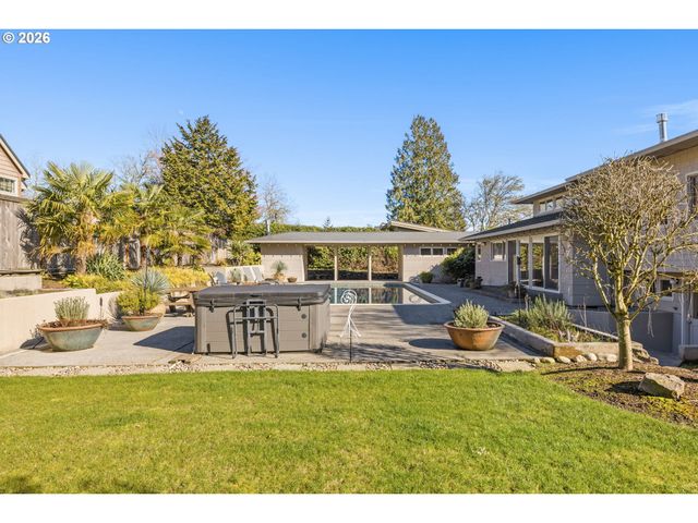 13768 KNAUS Rd, Lake Oswego, OR 97034