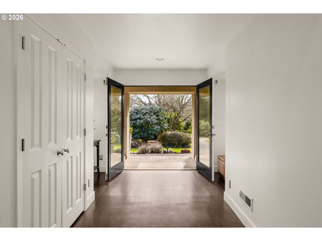 13768 KNAUS Rd, Lake Oswego, OR 97034