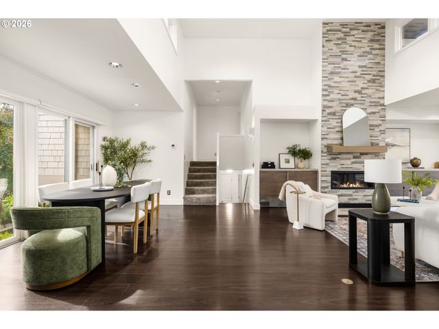 13768 KNAUS Rd, Lake Oswego, OR 97034