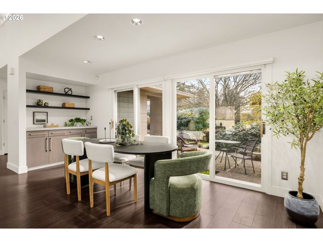 13768 KNAUS Rd, Lake Oswego, OR 97034