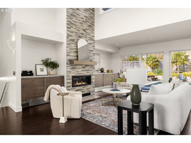 13768 KNAUS Rd, Lake Oswego, OR 97034