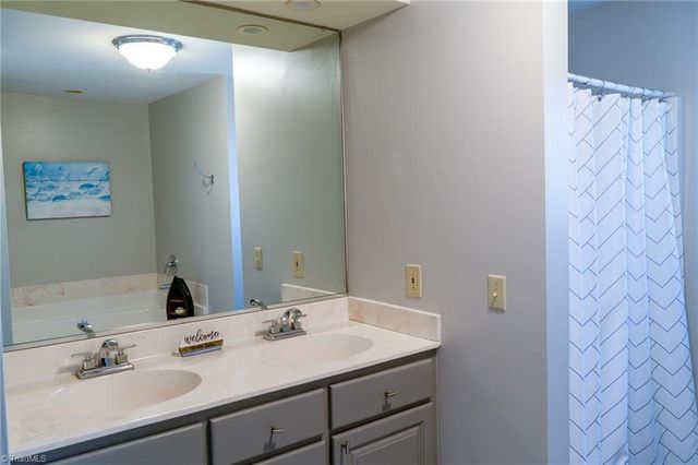 218 Friar Tuck Terrace, Lexington, NC 27292