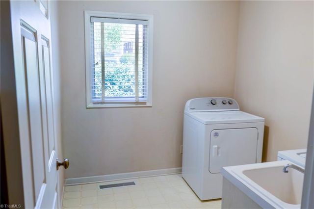 218 Friar Tuck Terrace, Lexington, NC 27292