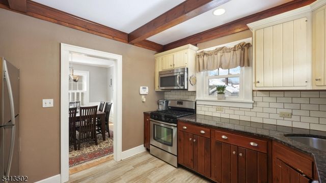 25 Paterson Rd, Fanwood Boro, NJ 07023