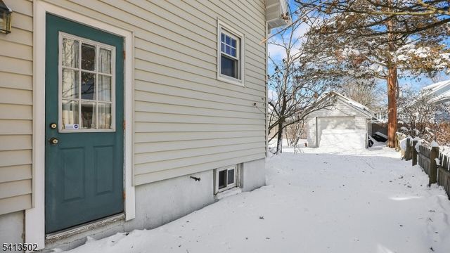 25 Paterson Rd, Fanwood Boro, NJ 07023