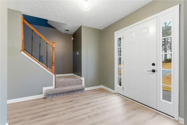 281 Fox Run, Loganville, GA 30052