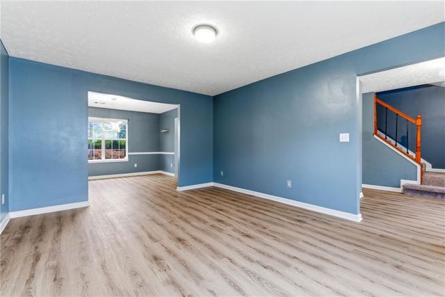 281 Fox Run, Loganville, GA 30052