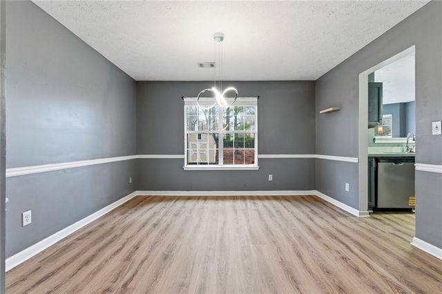 281 Fox Run, Loganville, GA 30052