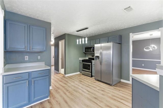 281 Fox Run, Loganville, GA 30052