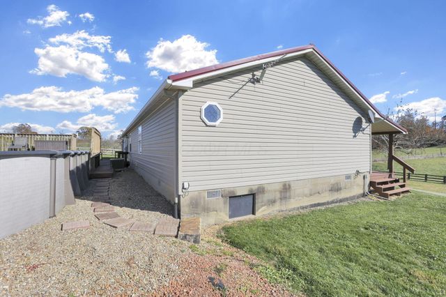 38482 Scout Road, Logan, OH 43138