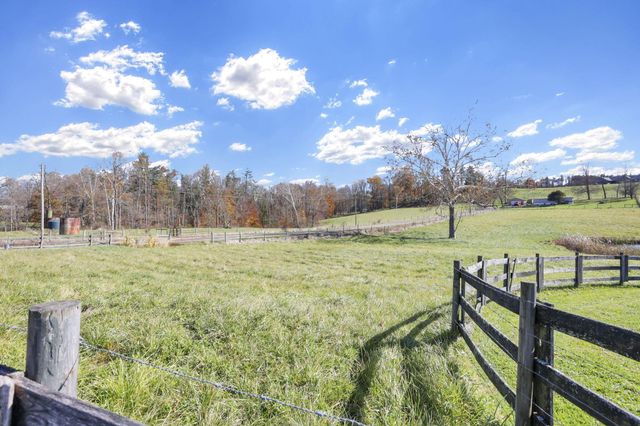 38482 Scout Road, Logan, OH 43138