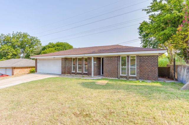 332 W Hallmark Drive, Fort Worth, TX 76134