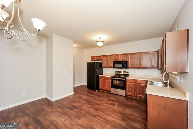 252 Bandelier Circle, Hampton, GA 30228