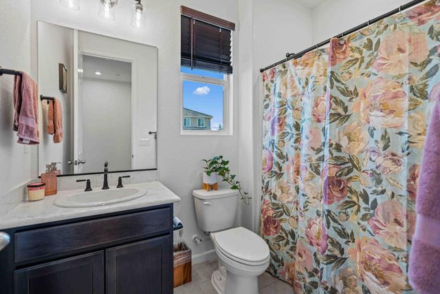 976 Garzas St, Lathrop, CA 95330