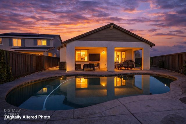 976 Garzas St, Lathrop, CA 95330