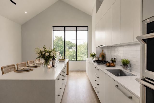 1504 Burlew Street 101, Dallas, TX 75204