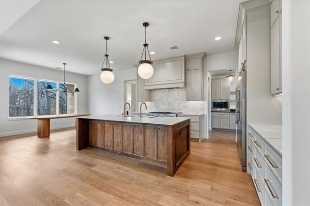 432 Old Creek Road, Edmond, OK 73034