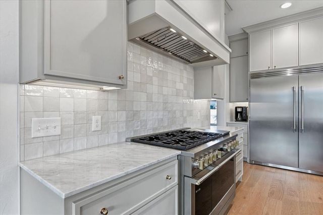 432 Old Creek Road, Edmond, OK 73034