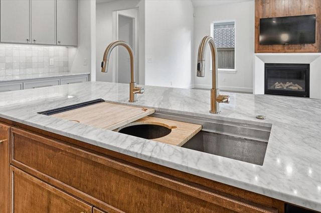 432 Old Creek Road, Edmond, OK 73034