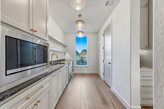 432 Old Creek Road, Edmond, OK 73034