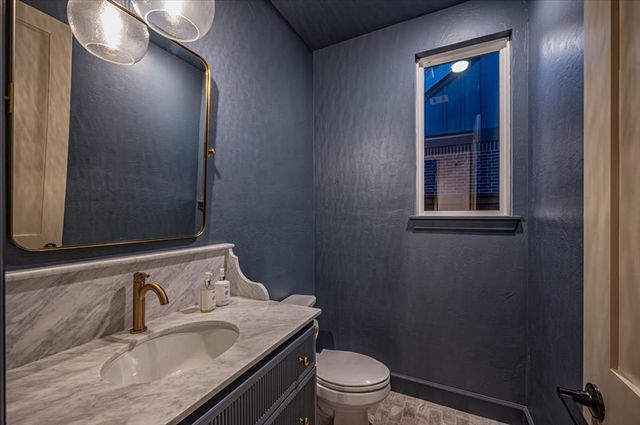 432 Old Creek Road, Edmond, OK 73034