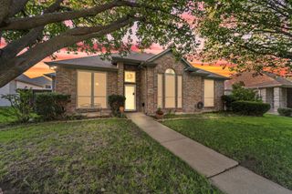 2705 Dover Gardens Drive, Arlington, TX 76017