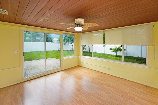 5216 30TH AVENUE N, St Petersburg, FL 33710