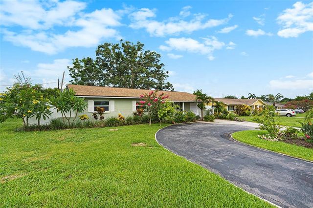 5216 30TH AVENUE N, St Petersburg, FL 33710