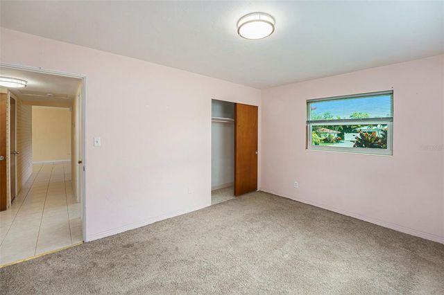 5216 30TH AVENUE N, St Petersburg, FL 33710
