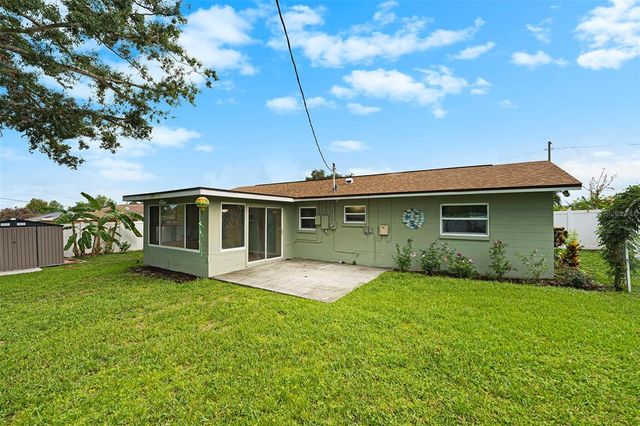 5216 30TH AVENUE N, St Petersburg, FL 33710