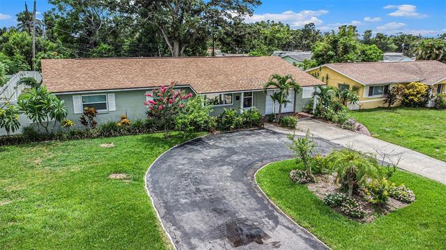 5216 30TH AVENUE N, St Petersburg, FL 33710