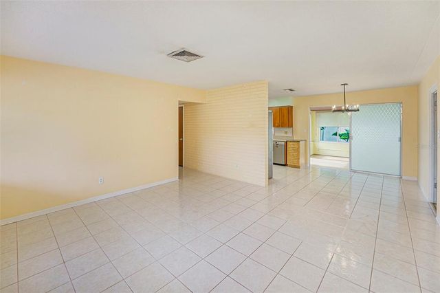 5216 30TH AVENUE N, St Petersburg, FL 33710