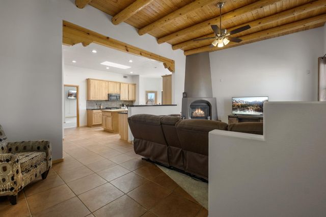 900 Acapulco Court NE, Rio Rancho, NM 87144