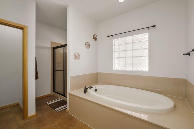 900 Acapulco Court NE, Rio Rancho, NM 87144