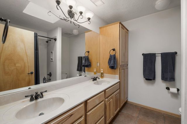 900 Acapulco Court NE, Rio Rancho, NM 87144