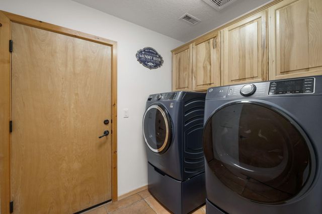 900 Acapulco Court NE, Rio Rancho, NM 87144