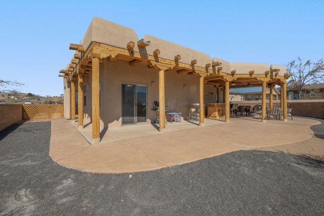 900 Acapulco Court NE, Rio Rancho, NM 87144