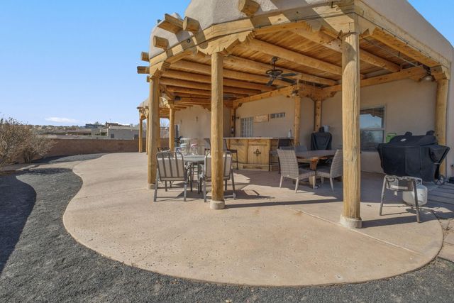 900 Acapulco Court NE, Rio Rancho, NM 87144