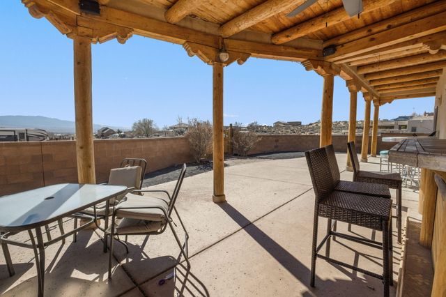 900 Acapulco Court NE, Rio Rancho, NM 87144