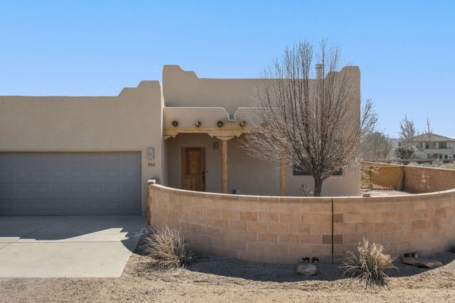 900 Acapulco Court NE, Rio Rancho, NM 87144