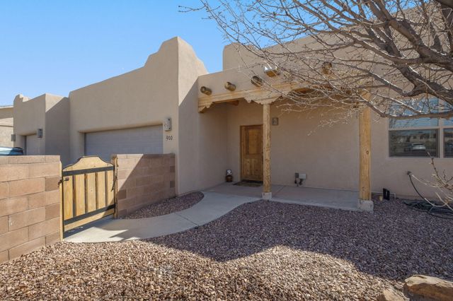 900 Acapulco Court NE, Rio Rancho, NM 87144