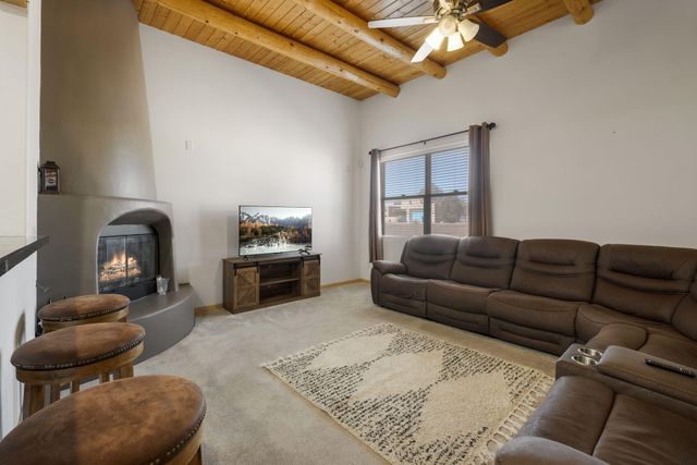 900 Acapulco Court NE, Rio Rancho, NM 87144