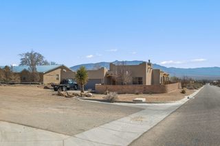 900 Acapulco Court NE, Rio Rancho, NM 87144