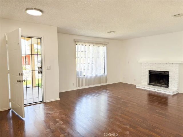 1040 Chagal, Lancaster, CA 93535