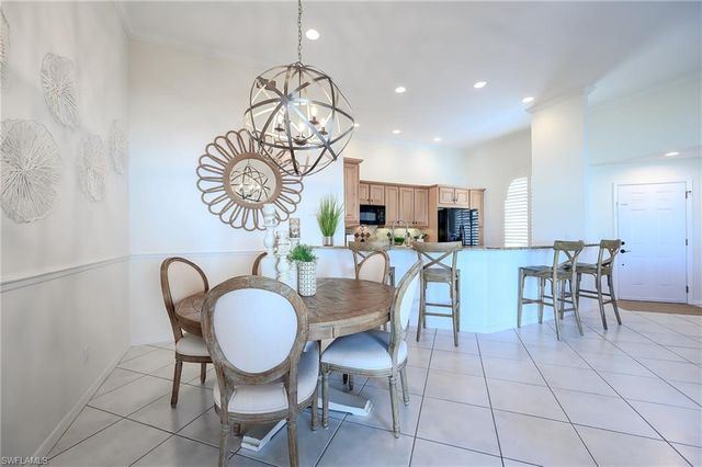 613 Beachwalk CIR J-204, Naples, FL 34108